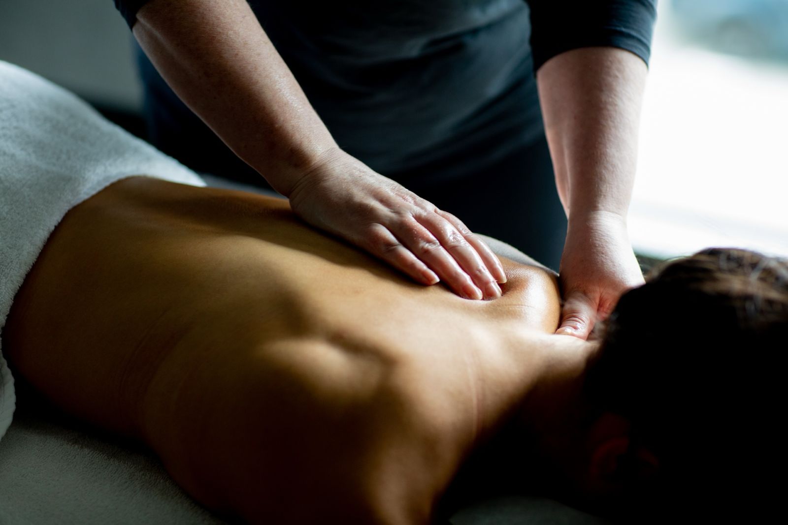 Sports remedial massage for runners at Complx Health South Melbourne.